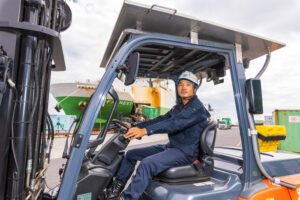 当社若手社員が就職ガイドブック「かごっまdeきばっど」で紹介されました！